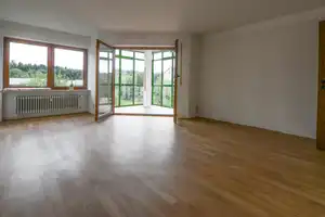 Von Privat: Helle u. freundliche 3 Zi.-Whg. incl. Tiefgarage - gepflegte Wohnanlage - sofort frei! – Ulm – Vorschaubild 2