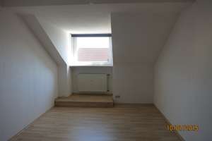 Gepflegte 3-Zimmer-Dachgeschosswohnung mit EBK in Ingolstadt/Knoglersfreude – Die vollständige Adresse der Immobilie erhältst du vom Anbieter., 85051 Südwest, Ingolstadt – Vorschaubild 7
