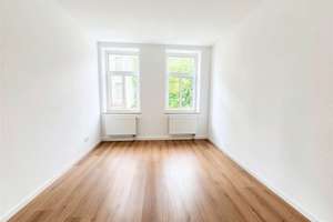 ** 1. Monat Kaltmietfrei ! ** Mit Balkon und inklusive neuer Einbauküche!