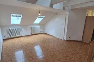 52+12 qm | Helle 2,5 Zimmer | zentral & ruhig | EBK