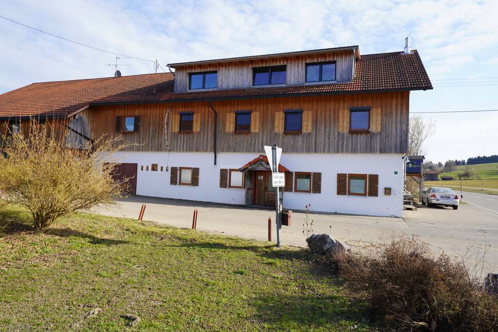 Immobilie in Maierhöfen - Haus im Haus/Riesiger Maissonettewohnung mit sehr viel Wohn.- und Nutzflächen in KFW 55 Standard - Bild 1