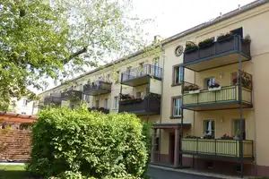 Stilvoll sanierte 3-Raum-Wohnung mit Balkon im charmanten Denkmalobjekt "Hoffmans Gärten" – Essener Straße 83, 4357 Leipzig – Vorschaubild 11