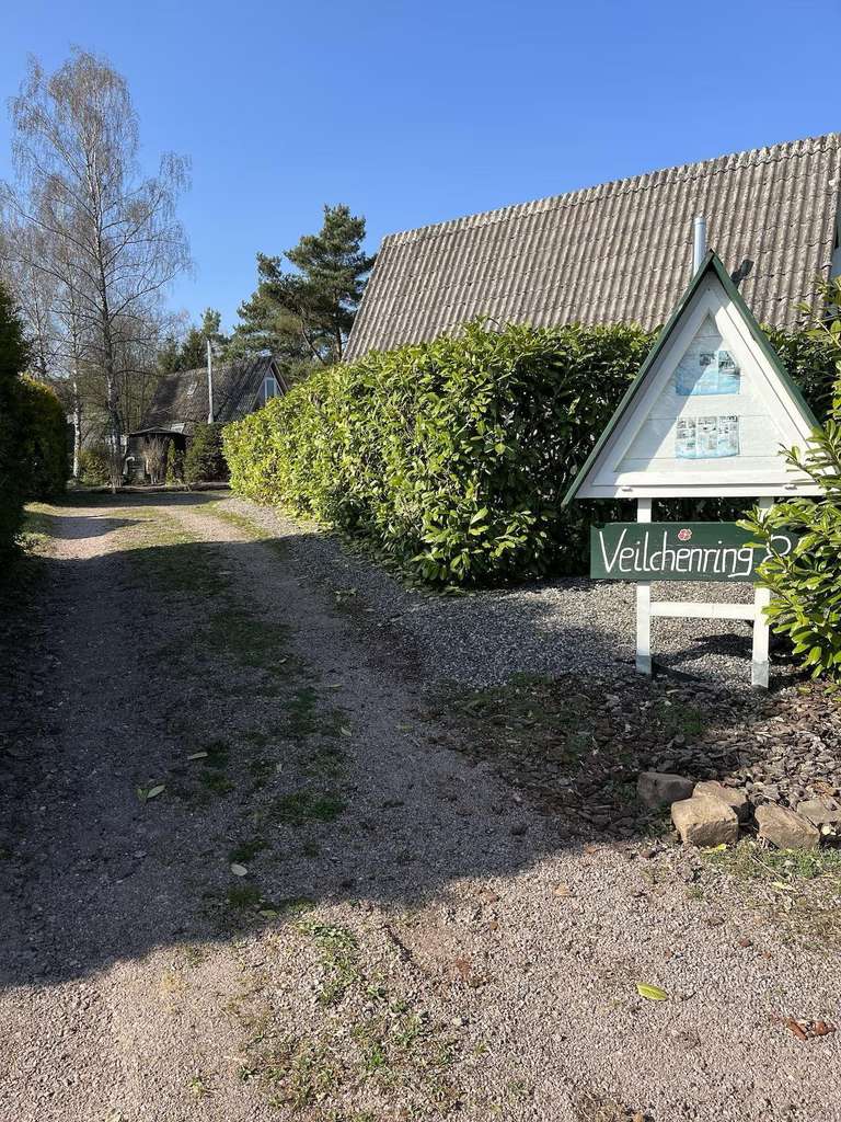 Immobilie in Gossersweiler-Stein - Ferienhaus - Top Ausstattung mit Veranda und Garten in exponierter Lage - Bild 1