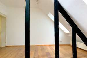 Stilvolle Altbau-Maisonette – lichtdurchflutet & ruhig – Die vollständige Adresse der Immobilie erhältst du vom Anbieter., 65195 Westend / Bleichstraße, Wiesbaden – Vorschaubild 4