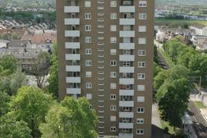 Stuttgart-Giebel: 2. OG: VERMIETETE, 3-Zimmer-Wohnung im Mehrfamilienhaus mit herrlicher Aussicht! – Krokodilweg 40, 70499 Bergheim, Stuttgart – Vorschaubild 3