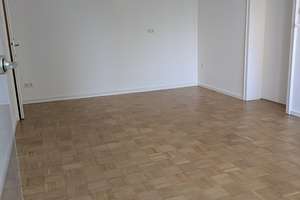 Renovierte 2-Zimmer-Wohnung mit Balkon in Neuhausen – Maria-Luiko-Str. -, 80636 Alte Kaserne, München – Vorschaubild 2
