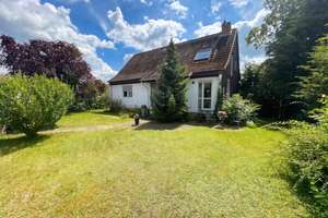 Familienglück in bester Lage – Großzügiges Einfamilienhaus in der Burgdorfer Weststadt