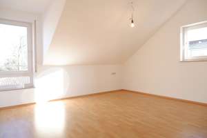 Helle 3-Zimmer Wohnung in Reutlingen-Ringelbach! – Die vollständige Adresse der Immobilie erhältst du vom Anbieter., 72762 Reutlingen-Mitte, Reutlingen – Vorschaubild 11