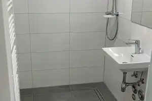 schönes Studentenapartment mit Aussicht + Stellplatz in Würzburg – Urlaubstraße 2-4a, 97076 Würzburg – Vorschaubild 5