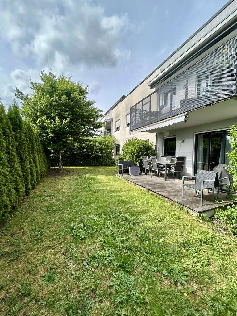 Stilvolle, neuwertige 3-Zimmer-Wohnung mit Balkon und EBK in Landshut