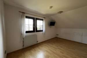 Freundliche 4-Zimmer-Doppelhaushälfte mit EBK in Berlin Mariendorf (Tempelhof) – 12277 Mariendorf, Berlin – Vorschaubild 6