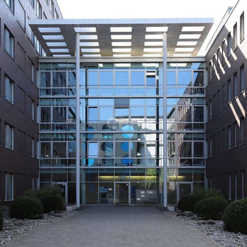 Lichtdurchflutete & moderne Büroflächen am Kennedydamm