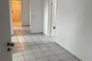 Gepflegte 4-Raum-DG-Wohnung mit Balkon in Paderborn – Ansgarstraße 10a, 33098 Kernstadt, Paderborn – Vorschaubild 2