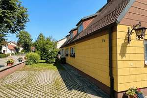 Einfamilienhaus mit großzügigem Grundstück im Regensburger Osten – Die vollständige Adresse der Immobilie erhältst du vom Anbieter., 93057 Konradsiedlung-Wutzlhofen, Regensburg – Vorschaubild 2