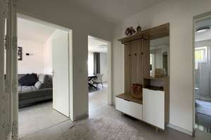 Stilvoll saniert & flexibel nutzbar: Modernes 3-Zimmer-Kleinod in Augsburg-Hochzoll – Höfatsstraße 54, 86163 Hochzoll-Süd, Augsburg – Vorschaubild 2