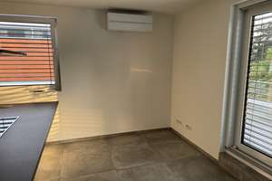 Helle 76 m² 2-Zimmer-Penthause-Wohnung in Junkersdorf – 20 m² Terrasse mit Markise & Klimaanlage – Otto-Klein-Straße 31, 50858 Junkersdorf, Köln – Vorschaubild 4