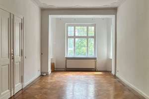 Seltenes Altbau-Schmuckstück in der Beletage