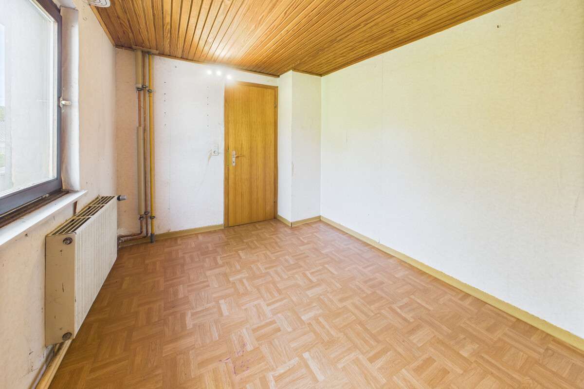 Immobilie in Ulmen - Für Pferdefreunde – Wohnhaus mit Stallungen und Nebengebäude - Bild 3