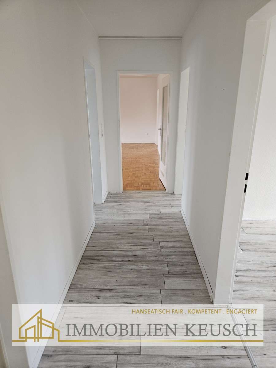 Immobilie in Achim - Helle 4-Zimmer-Wohnung mit großem Wohn-Esszimmer und vielen Fenstern ! Ruhige & zentrale Lage - Bild 4