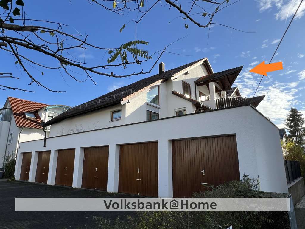 Stadtnahe & helle DG-Wohnung mit Garage