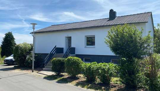 Bild von Massivhaus Bungalow in ruhiger Sackgassenlage - Wärmepumpe, neue Fassade, Energiekennwert A