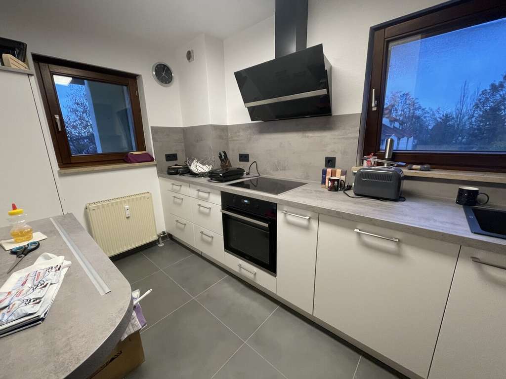 Immobilie in Markgröningen - Helle 3,5-Zimmer-Eigentumswohnung mit Balkon, Tiefgaragenstellplatz und moderner Einbauküche - Bild 2