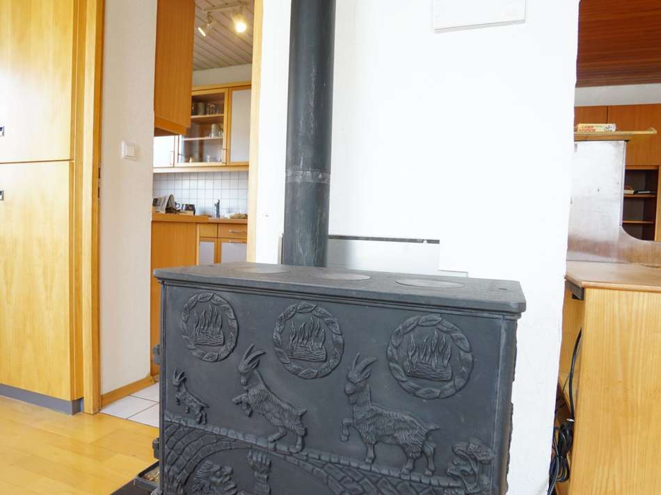 Holzofen im Esszimmer