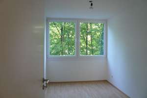 Von Privat - helle 3-Zimmer-Wohnung mit Balkon und Einbauküche, Blick ins Grüne – Preziosastraße 25, 81927 Johanneskirchen, München – Vorschaubild 10