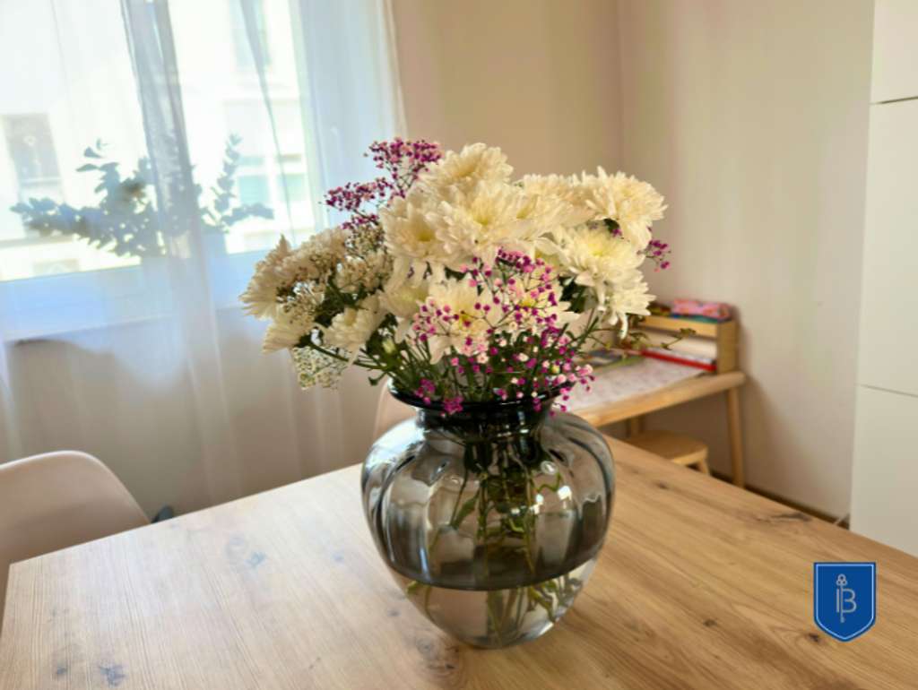 Immobilie in Wendlingen am Neckar - Zwei Einheiten, ein Zuhause – ideal für Mehrgenerationenwohnen mit Balkon und Stellplatz - Bild 4