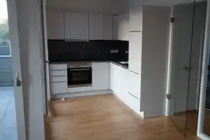 Schöne 1-Zimmer-Wohnung mit großem Balkon und EBK in Kolbermoor