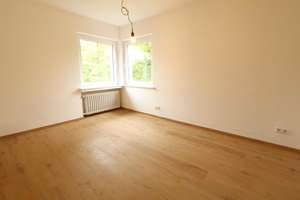 Totalrenoviert, 3 Zimmern, neue Küche, neue Badzimmer, Balkon und Garage in Essen-Rüttenscheid – 45131 Rüttenscheid, Essen – Vorschaubild 10