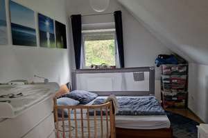 Wohnen im Grünen: 4-Zimmer-Dachgeschosswohnung in Düsseldorf-Unterrath – 40468 Unterrath, Düsseldorf – Vorschaubild 9