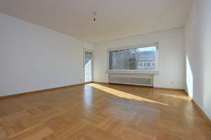 Sonnige, großzügige 4-Zimmer Wohnung in Stuttgart Uhlbach – Die vollständige Adresse der Immobilie erhältst du vom Anbieter., 70329 Uhlbach, Stuttgart – Vorschaubild 12