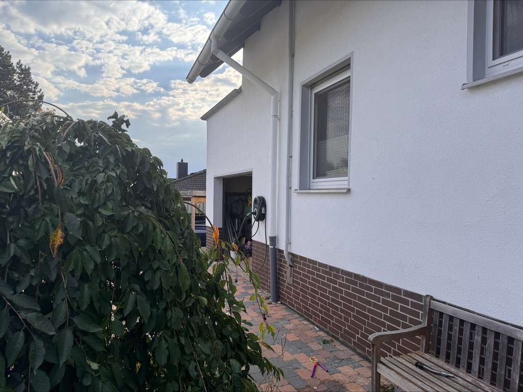 Immobilie in Wölpinghausen - Einfamilienhaus mit Pool, PV-Anlage und viel Platz für die Familie in Bergkirchen - Bild 1