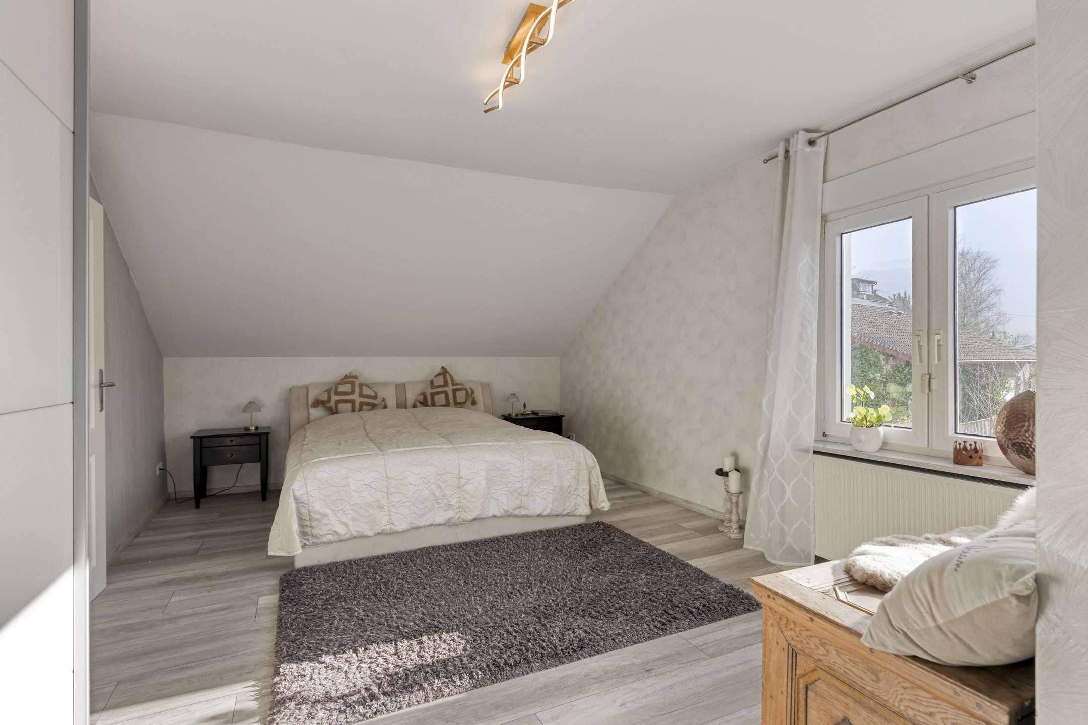 Immobilie in Brachbach - Einzugsbereit! Einfamilienhaus mit Einliegerwohnung in Brachbach * RENOVIERT und teilw. modernisiert - Bild 14