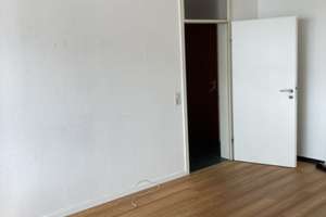 Traumhafte 1-Zimmer-Wohnung mit Südbalkon, Badewanne und EBK, 5 min zum Gleis in Augsburg-Hochzoll – Die vollständige Adresse der Immobilie erhältst du vom Anbieter., 86163 Hochzoll-Süd, Augsburg – Vorschaubild 12
