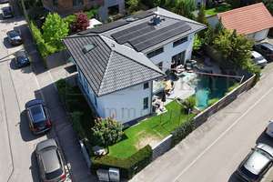VERKAUF: Traumhaus in ruhiger Lage – Pool, Sauna & Whirlpool inklusive! – Die vollständige Adresse der Immobilie erhältst du vom Anbieter., 82205 Gilching – Vorschaubild 53