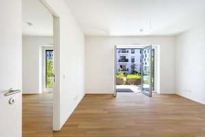 Kleinod | 2-Zi Gartenwohnung in Süd-Ost-Ausrichtung | EBK | Blick auf Parkfläche – Friedenauer Höhe 21, 12159 Friedenau, Berlin – Vorschaubild 7