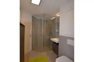 Stilvolle 2-Zimmer-Wohnung mit EBK in Magdeburg – Freiherr-vom-Stein-Straße 42, 39108 Magdeburg – Vorschaubild 6