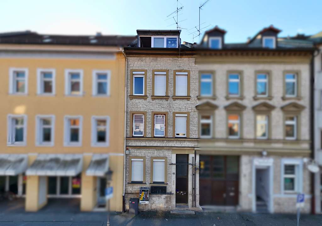 Immobilie in Kitzingen - Mehrfamilienhaus in zentraler Innenstadtlage von Kitzingen - Bild 1