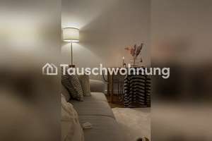 Tauschwohnung: 2-Zimmer Altbauwohnung, süße EBK, Bad mit Wanne und Fenster