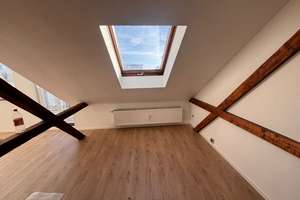 DG Wohnung in Gohlis mit Balkon, ab sofort verfügbar