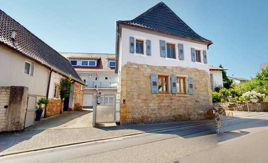 ~~ HAUS IN KLINGENMÜNSTER ( ALS WOHNEIGENTUM, 2 STELLPLÄTZE, ANBAU, OHNE GARTEN ) ~~