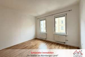 Frisch renoviertes 2-Zimmer-Altbaujuwel mit Balkon im Nürnberger Stadteil St. Peter