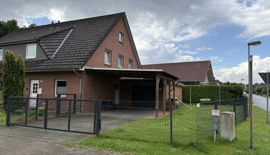 Bild von Moderne DHH mit pflegeleichten Garten