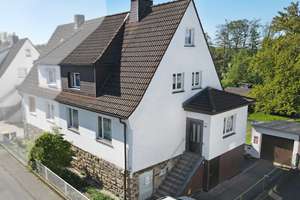 Provisionsfrei - Gepflegtes 1-2 Familienhaus mit Garage und großem Garten in Kassel-Forstfeld – Die vollständige Adresse der Immobilie erhältst du vom Anbieter., 34123 Forstfeld, Kassel – Vorschaubild 1