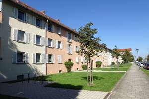 gut geschnittene 2,5 Zimmer Altbau-Whg. plus Riesen Wohnküche