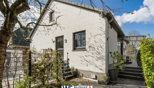 Bild von Zweiparteienhaus in Schnelsen! 4 Zimmer, 3 Räume, 3 Bäder, 2 Küchen, Terrasse & Garten/Baugrundstück