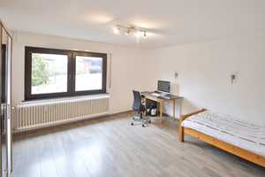 Großzügiges 2-3-Familienhaus mit modernisierter Ausstattung und großem Grundstück – Calw (Kreis) – Vorschaubild 12