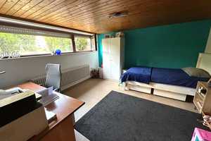 Großzügige, gepflegte Doppelhaushälfte mit 2 Balkonen und Garten in bevorzugter Lage – Esslingen (Kreis) – Vorschaubild 17